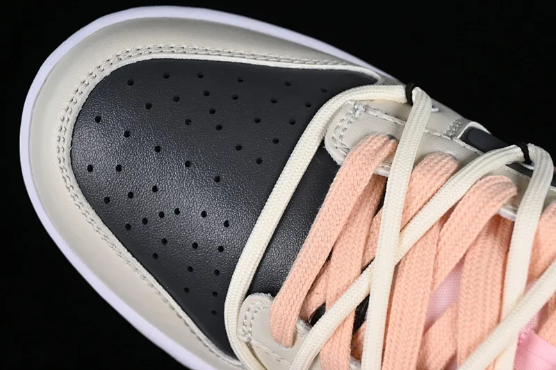 All Categories Nk SB Dunk Series Nk SB Dunk Low Low-top Sneakers Nk Dunk Low Panda Prank-Summer Theme Pink Lover Smoked Cappuccino SB Strappy Low-top Casual Sneakers FD1232-002